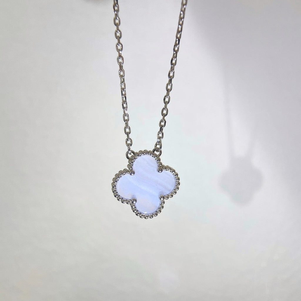 [Imperial] CLOVER 15MM BLUE CHALCEDONY NECKLACE SILVER