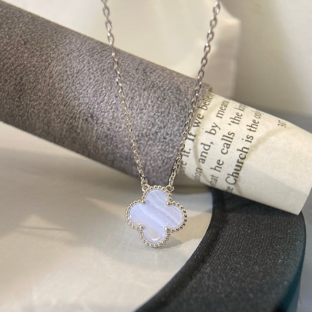[Imperial] CLOVER 15MM BLUE CHALCEDONY NECKLACE SILVER