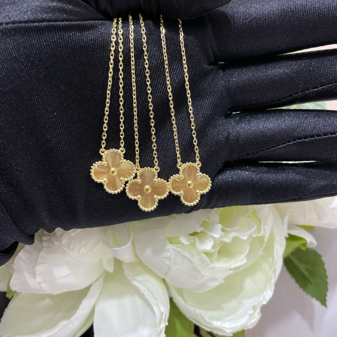 [Imperial] CLOVER 15MM LASER NECKLACE