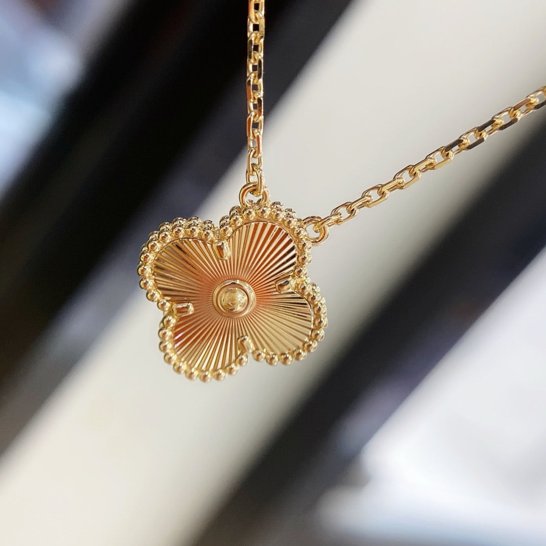[Imperial] CLOVER 15MM LASER NECKLACE
