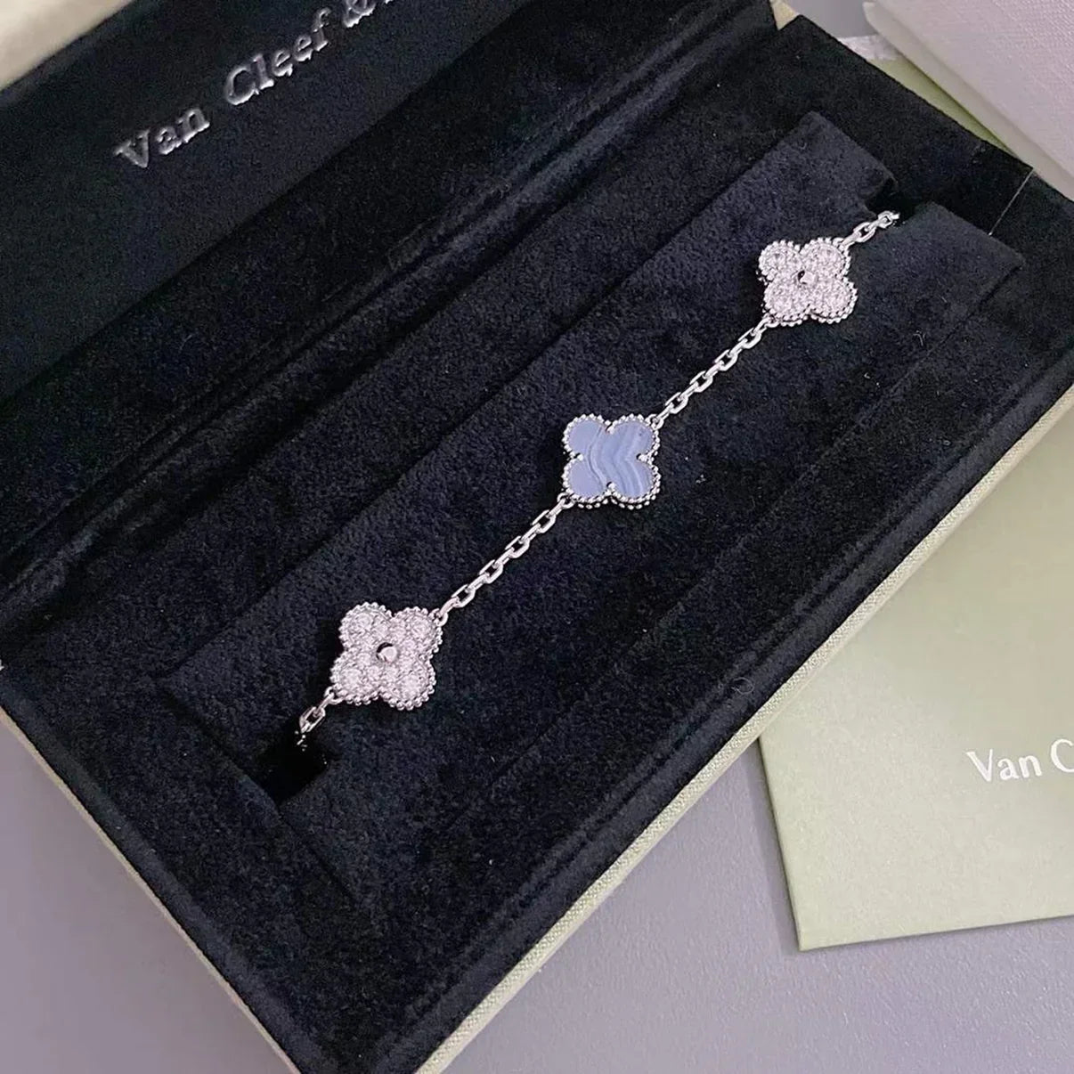 [Imperial]New  CLOVER 5 MOTIF PURPLE CHALCEDONY BRACELET COLLECTION