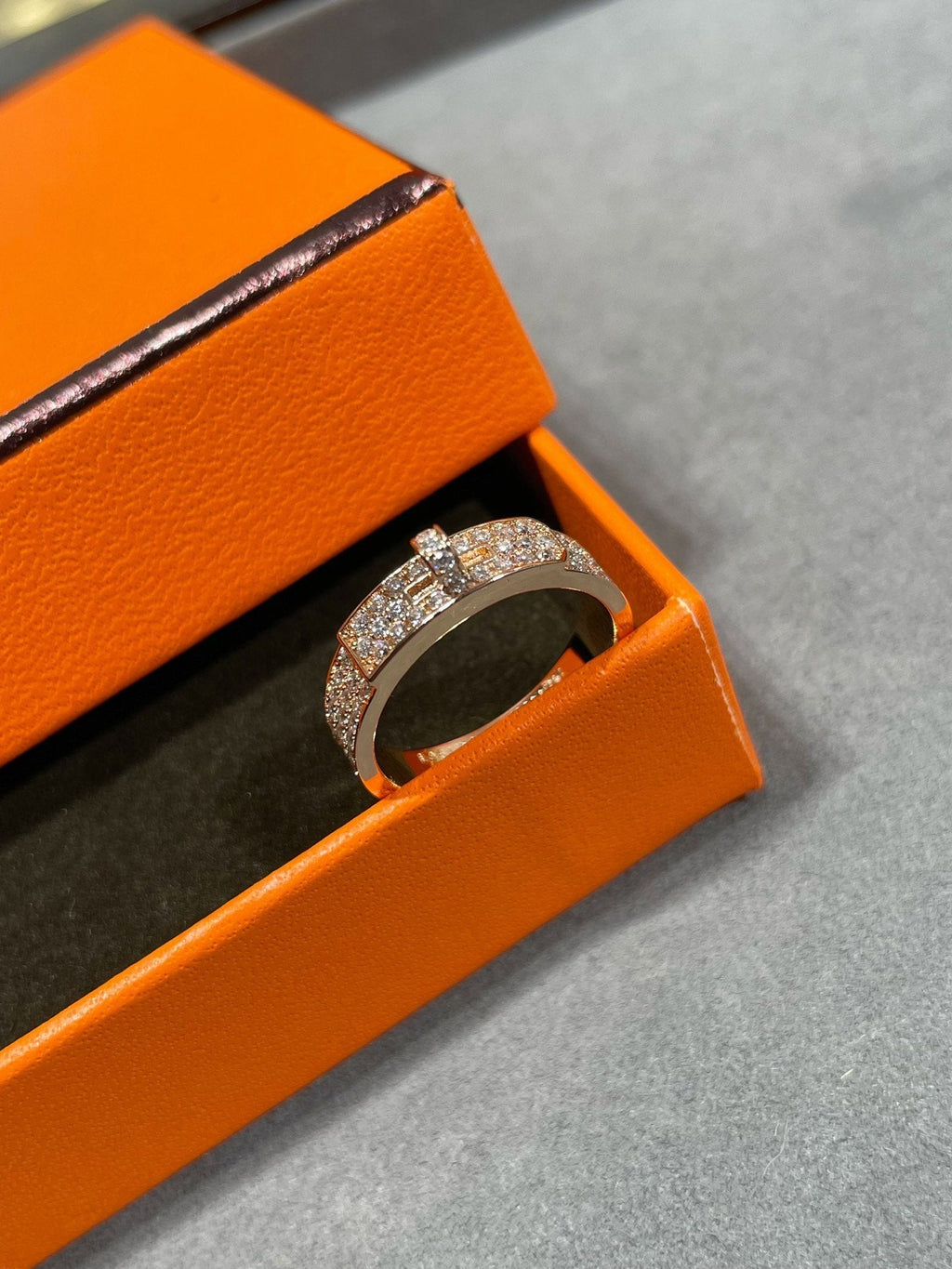 [Imperial] KELLY PINK GOLD DIAMOND RING
