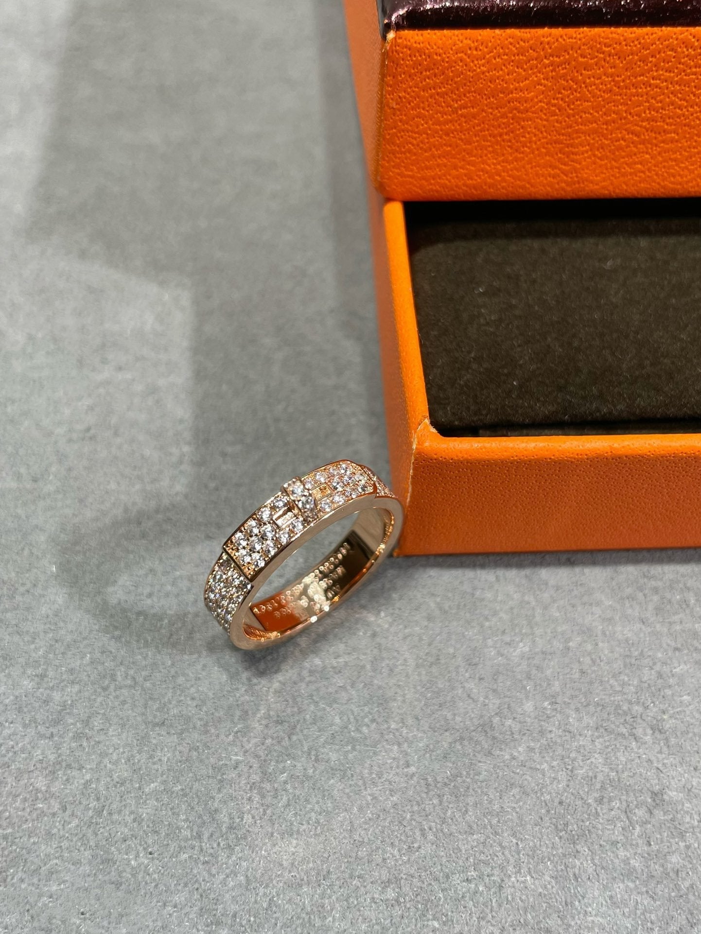 [Imperial] KELLY PINK GOLD DIAMOND RING