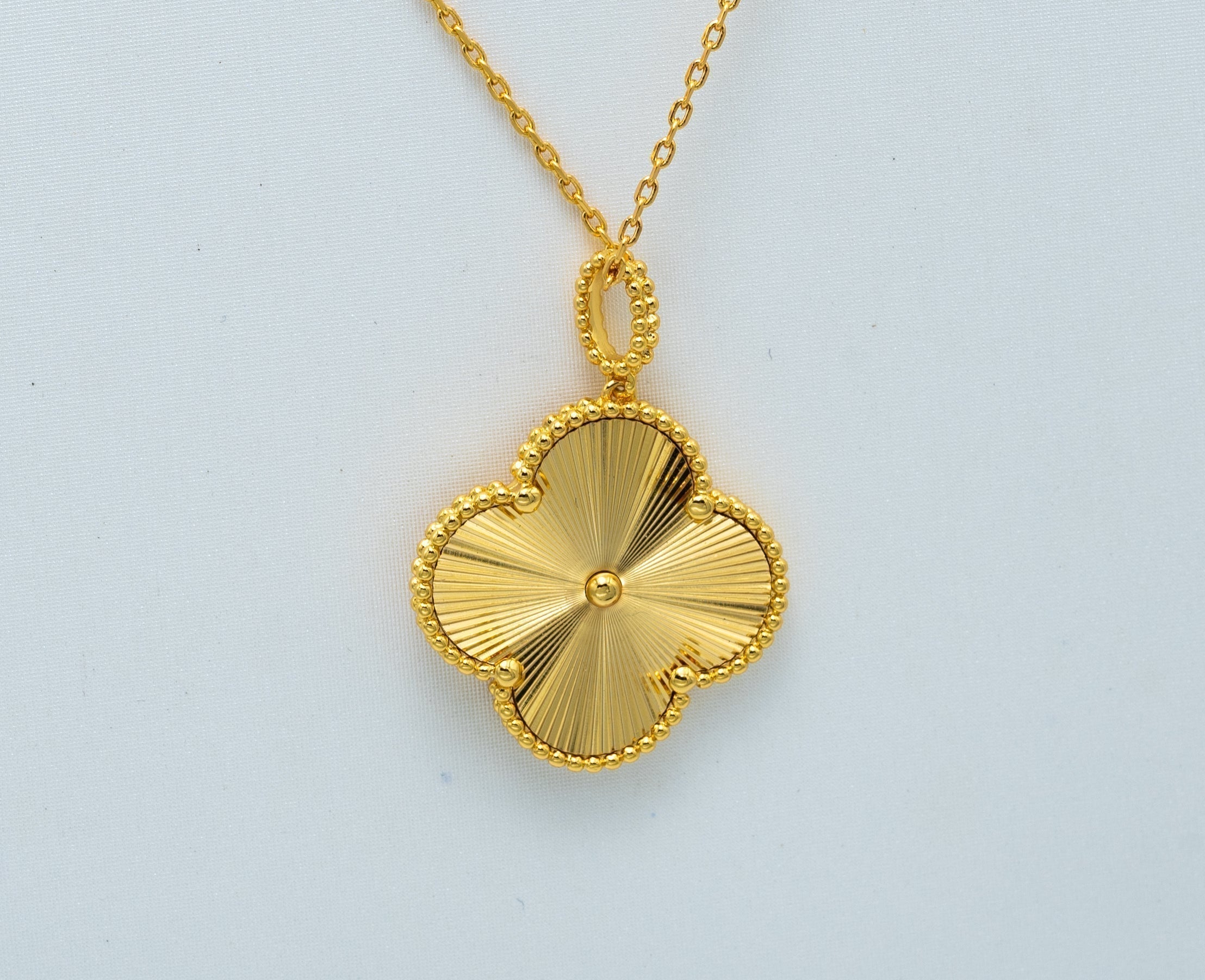 [Imperial] CLOVER 25MM PEDANT NECKLACE GOLD