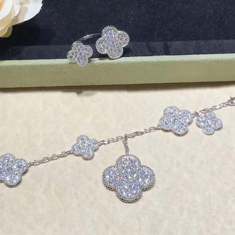 [Imperial] CLOVER 6 MOTIFS SILVER DIAMOND BRACELET