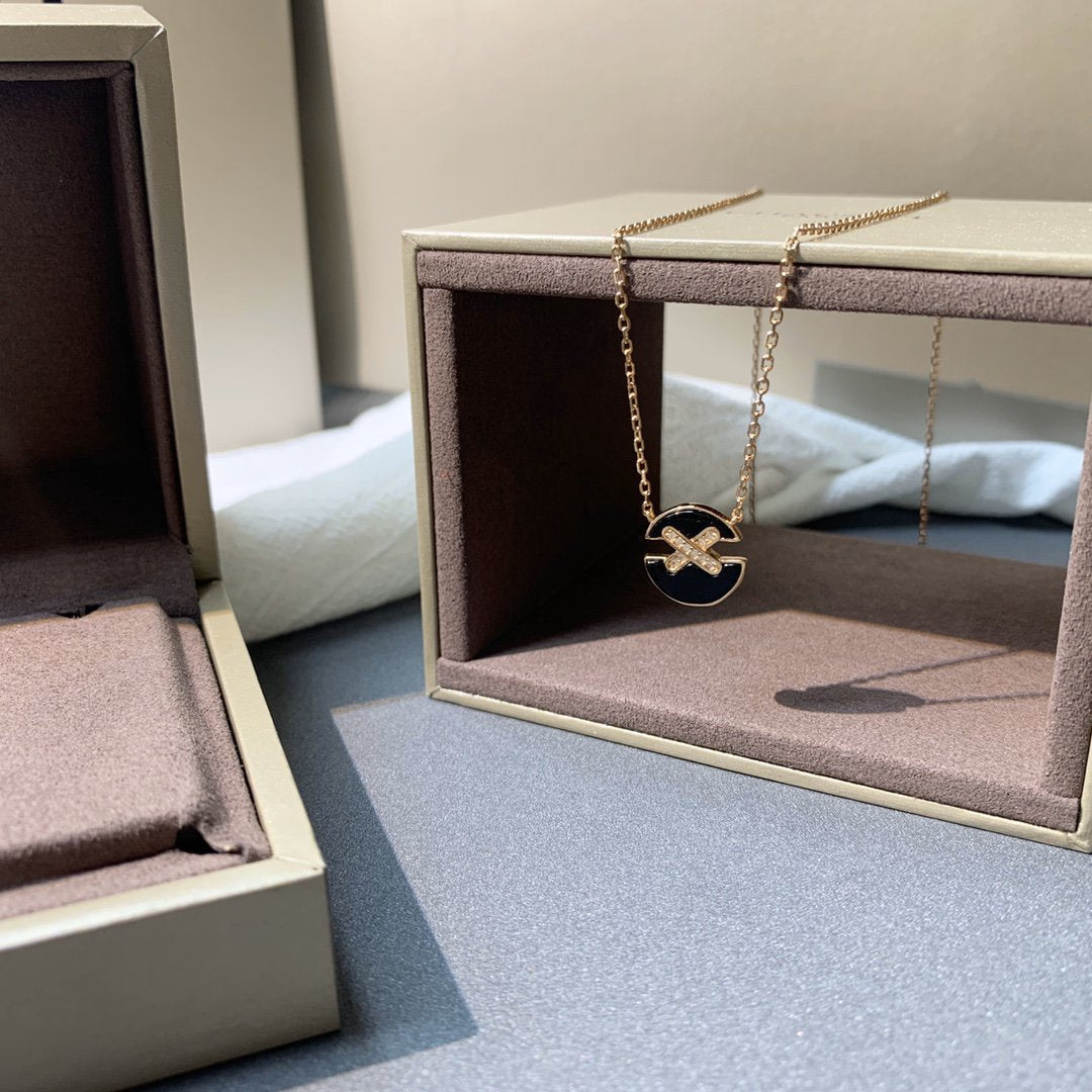[Imperial] JEUX DE PINK GOLD DIAMOND NECKLACE