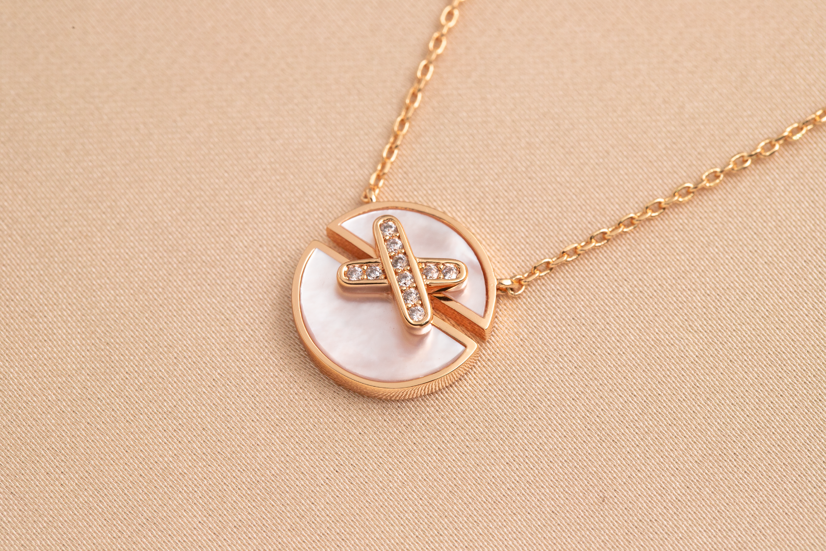 [Imperial] JEUX DE PINK GOLD DIAMOND NECKLACE