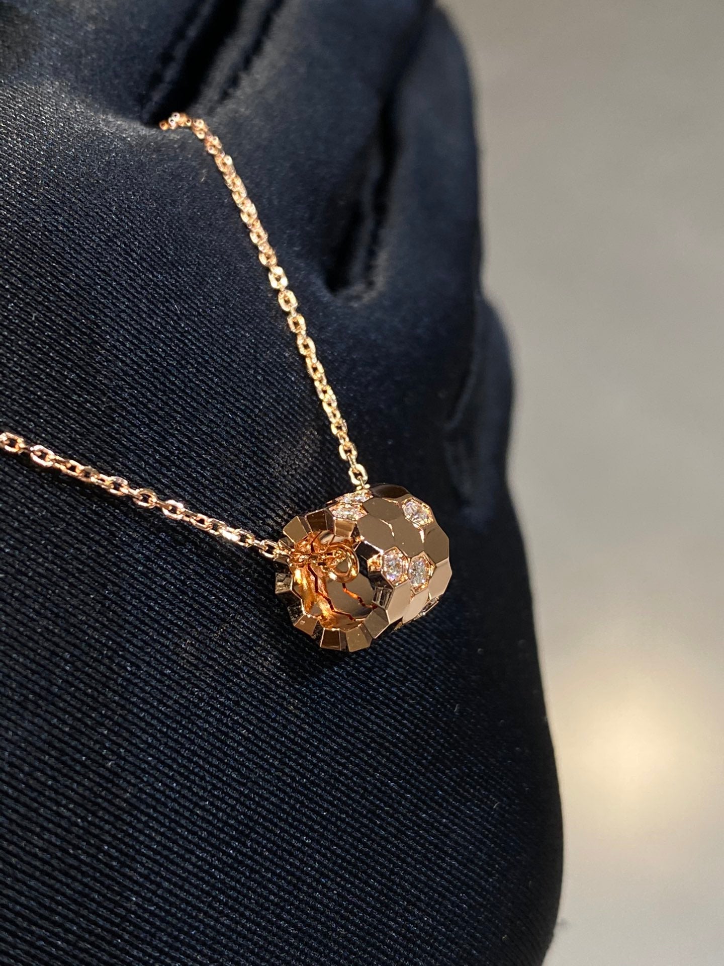 [Imperial] BEE LOVE DIAMOND NECKLACE