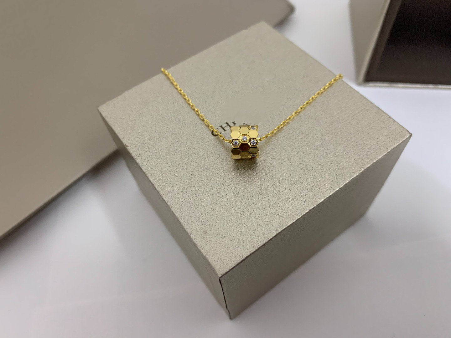 [Imperial] BEE LOVE DIAMOND NECKLACE