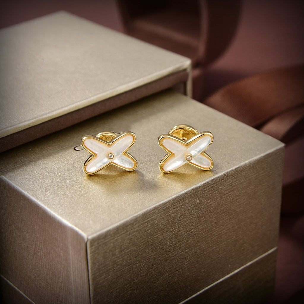 [Imperial] JEUX DE WHITE MOP GOLD DIAMOND EARRINGS