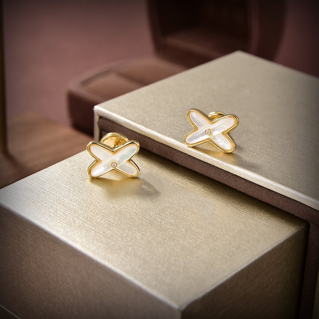 [Imperial] JEUX DE WHITE MOP GOLD DIAMOND EARRINGS