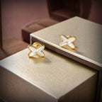 [Imperial] JEUX DE WHITE MOP GOLD DIAMOND EARRINGS