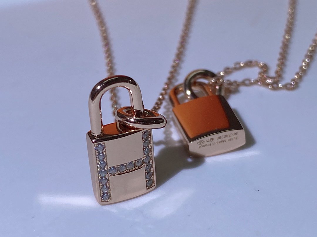 [Imperial] HM ADVANCED NICHE LOCK HEAD NECKLACE DIAMONDS