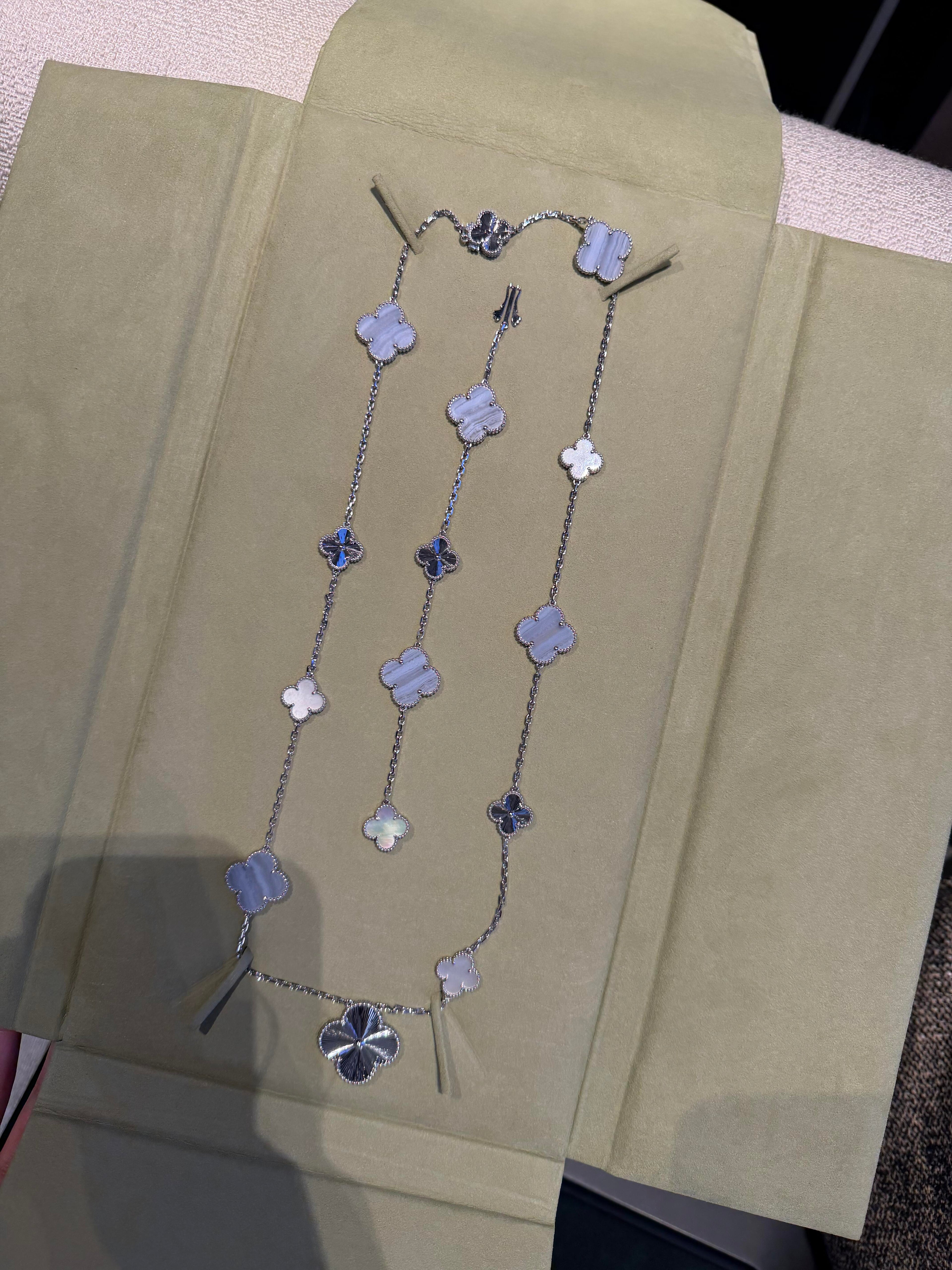 [Imperial] 25 NEW CLOVER 15 MOTIFS PURPLE CHALCEDONY
