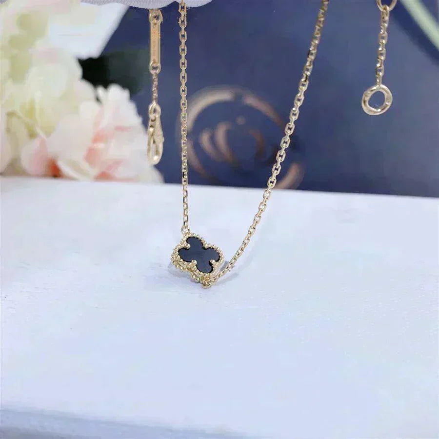 [Imperial] CLOVER ONYX SINGLE FLOWER BRACELET