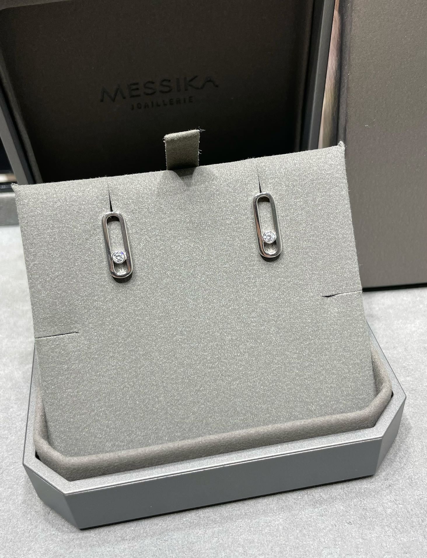 [Imperial] MOVE UNO SMALL 1 DIAMOND EARRINGS